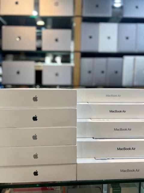 Apple Macbook Air 13 M5 16/512 GB. (2026) — Bakı