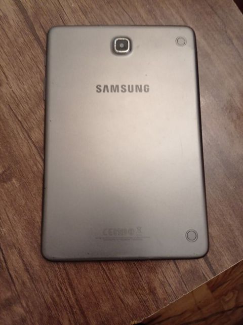 Samsung planşet - Model: Samsung Galaxy Tab A seriyası (görünüşə — Sumqayıt