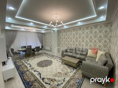 İcarəyə verilir 3 otaqlı yeni tikili 165 m²