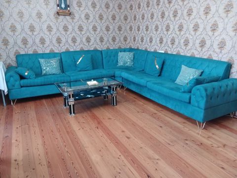 Kunc divan satilir 450azn. Jurnalni ile birlikde. Olcu 3x3. Acilmir — Bakı
