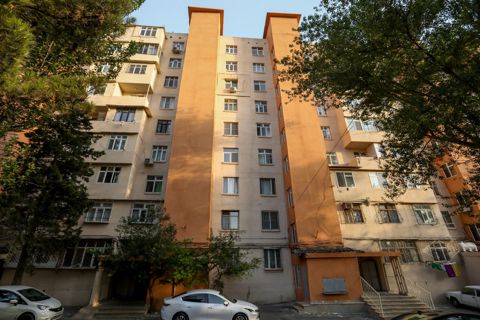 Satılır 2 otaqlı köhnə tikili 60 m² — Bakı