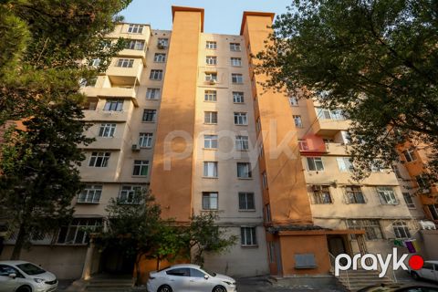Satılır 2 otaqlı köhnə tikili 60 m²