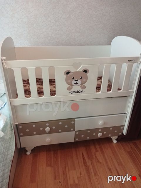 Uşaq beşiyi – “Teddy” dizaynlı, çekmecəli model - Rəng: ağ və bej — Bakı