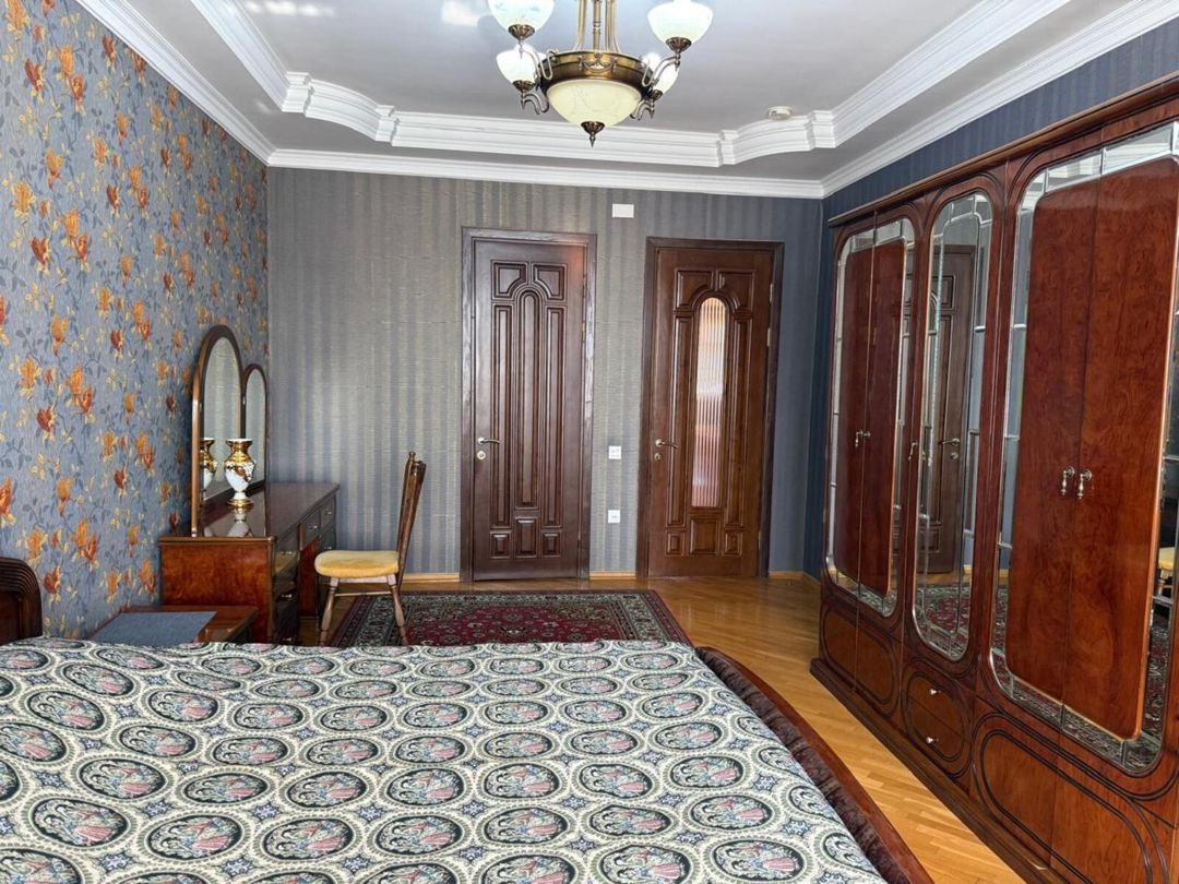 İcarəyə verilir 4 otaqlı yeni tikili 200 m² — Mənzil, Bakı (11)