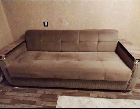 150 man(Sumqayıt). Divan. Baxçalı, açılan. Uzunluq 2 metrdən çox — Bakı