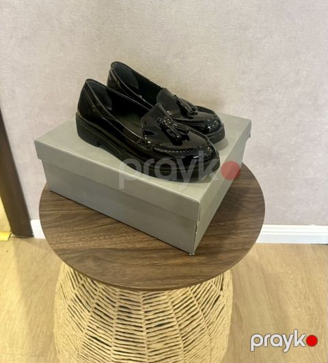 Qara laklı loafer ayaqqabılar - Klassik tassel (saçaqlı) detalı ilə — Bakı