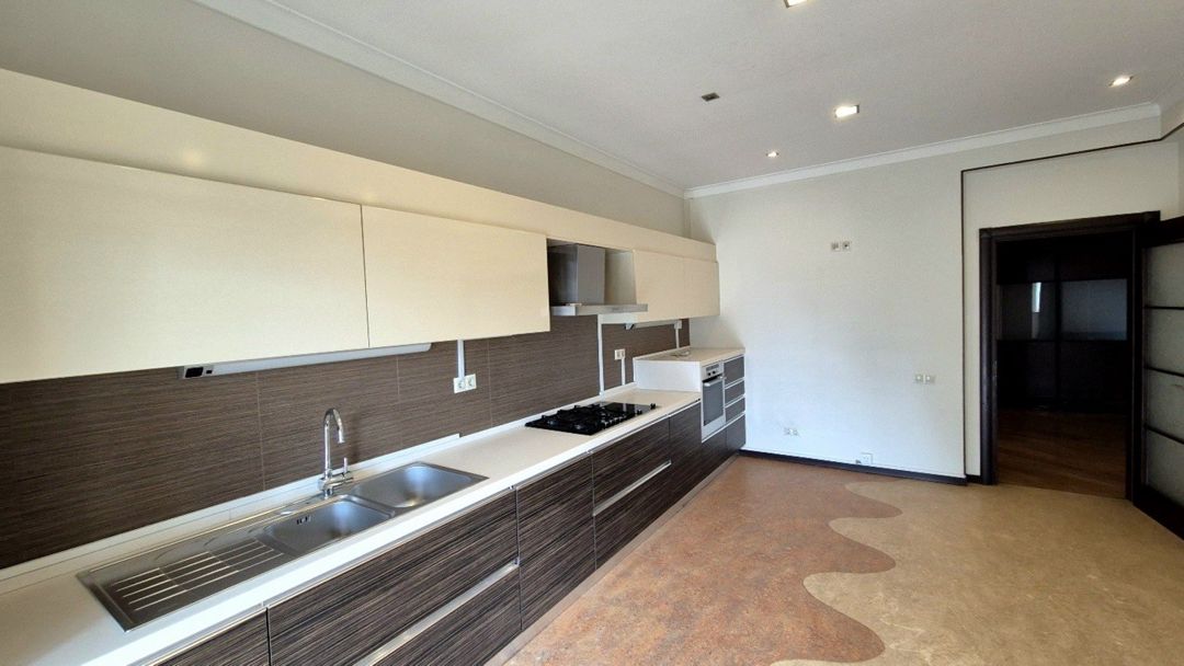 Satılır 5 otaqlı yeni tikili 200 m² — Mənzil, Bakı (3)