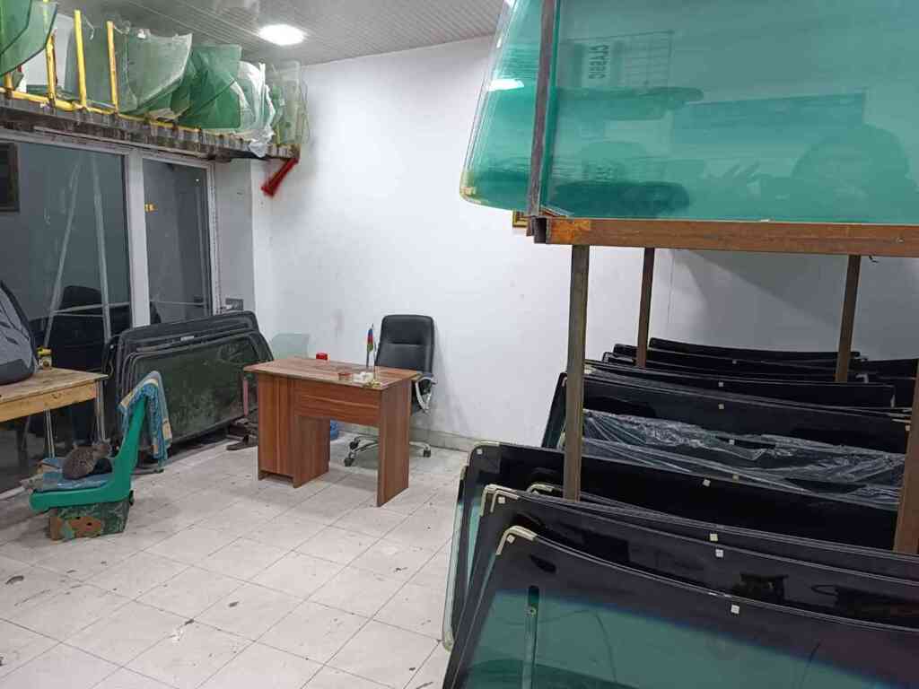 Avtomobil şüşələri — Ehtiyat hissələri və aksesuarlar, Bakı (5)