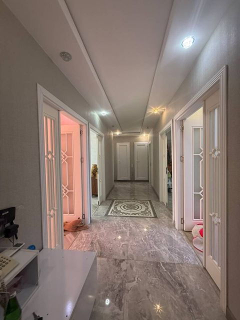 Satılır 5 otaqlı köhnə tikili 110 m² — Bakı