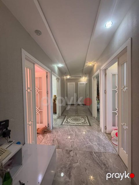 Satılır 5 otaqlı köhnə tikili 110 m²