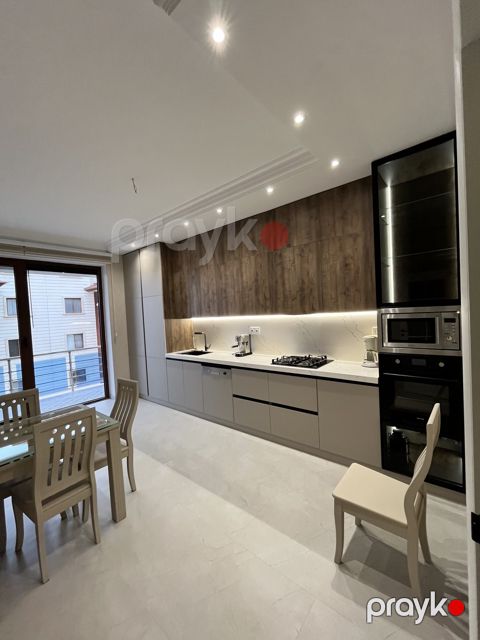 3-otaqlı yeni tikili kirayə verilir, Kazım Kazımzadə küç.,7 125 m²