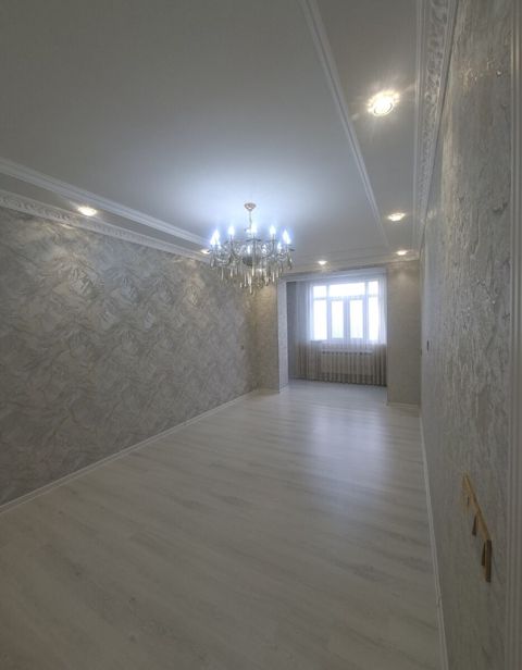 5-otaqlı mənzil, Gəncə ş., 160 m² — Gəncə