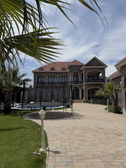 Satılır 6 otaqlı həyət evi/bağ evi 700 m² — Bakı