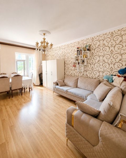 Satılır 2 otaqlı köhnə tikili 65 m² — Bakı