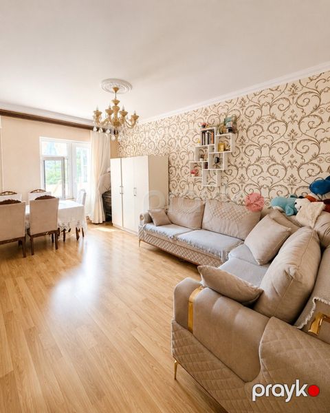 Satılır 2 otaqlı köhnə tikili 65 m²