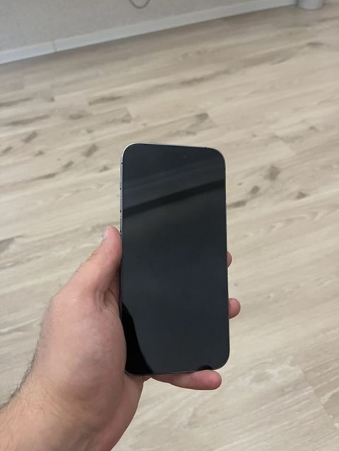 IPhone 14 Pro, Deep Purple, Face ID — Saray