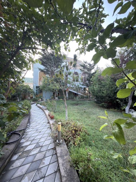 Satılır 8 otaqlı həyət evi/bağ evi 370 m² — Bakı