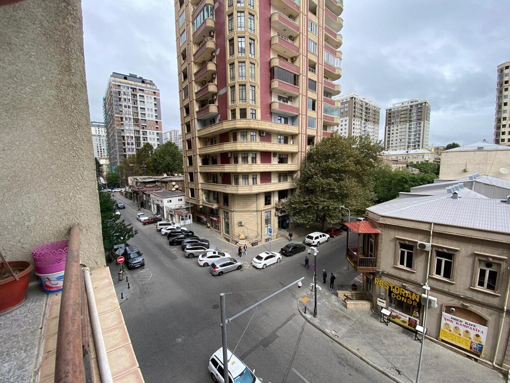 Satılır 4 otaqlı yeni tikili 220 m² — Mənzil, Bakı (4)