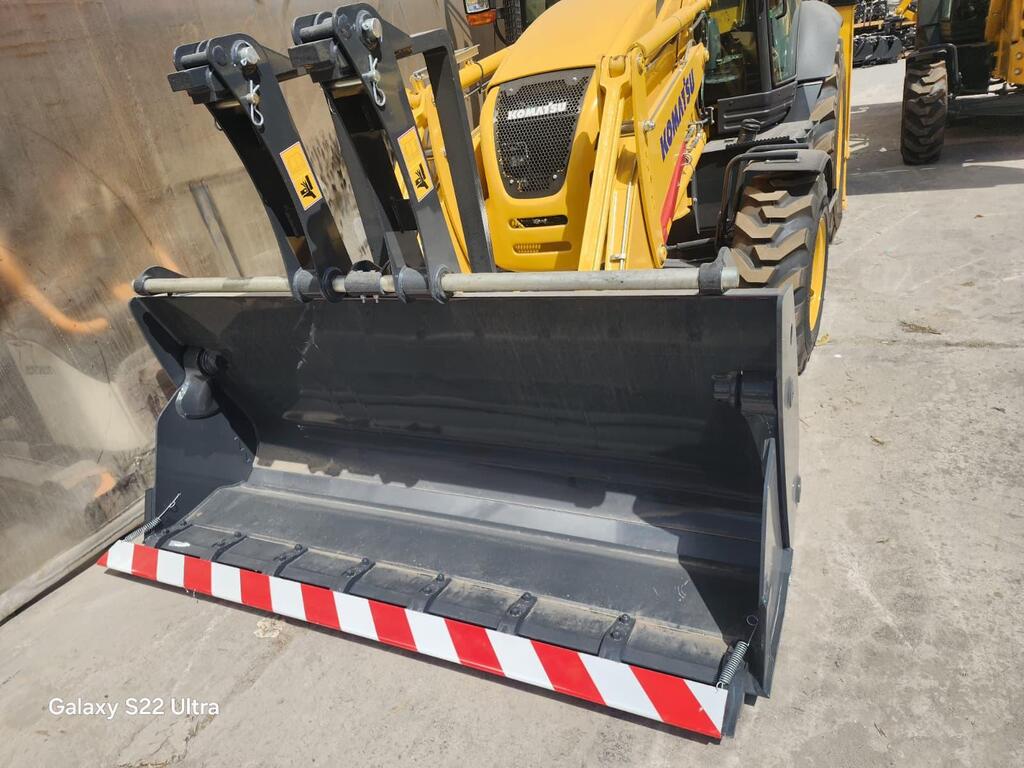 Ekskavator "Komatsu WB93R-5" — İnşaat texnikası, Bakı (3)