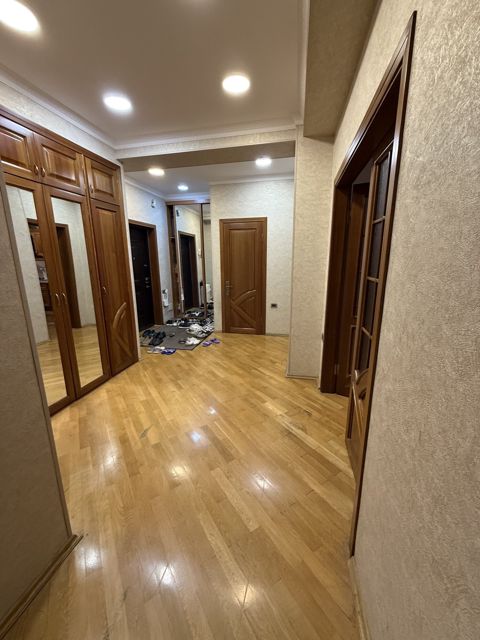Satılır 4 otaqlı yeni tikili 170 m² — Bakı