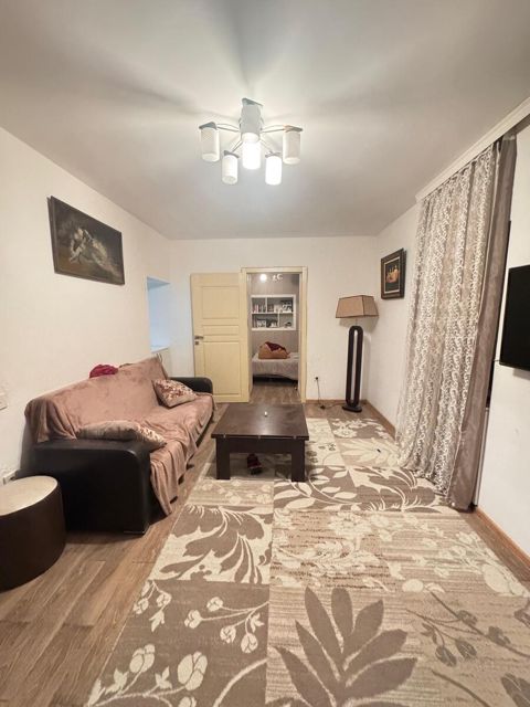 Satılır 3 otaqlı köhnə tikili 70 m² — Bakı