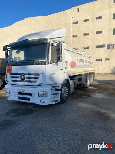 Yanacaqdaşıyan Mercedes Axor 2533 Benzovoz, 2010 — Bakı
