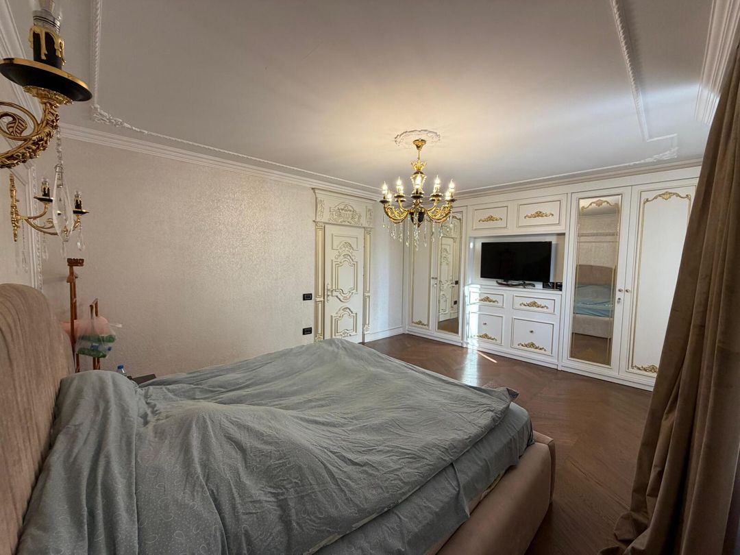 Satılır 4 otaqlı köhnə tikili 215 m² — Mənzil, Bakı (7)