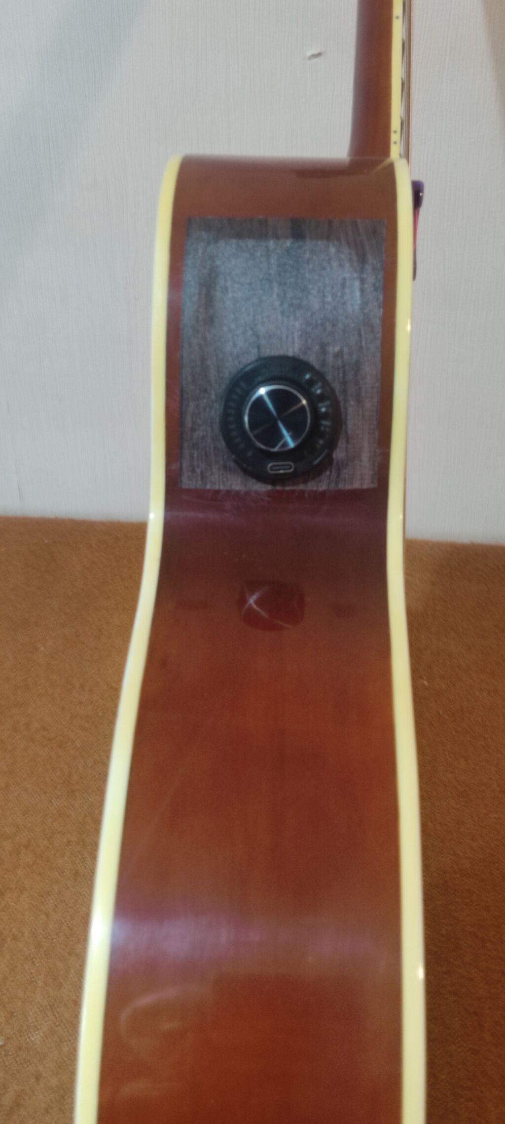 Elektro-akustik gitara – cutaway korpuslu, sunburst boyalı — Gitarlar və digər simli alətlər, Bakı (3)