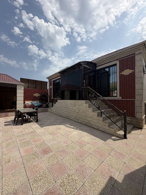 Satılır 3 otaqlı həyət evi/bağ evi 110 m² — Bakı