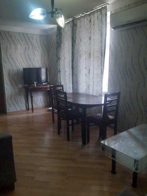 İcarəyə verilir 2 otaqlı köhnə tikili 70 m² — Bakı