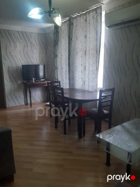 İcarəyə verilir 2 otaqlı köhnə tikili 70 m²