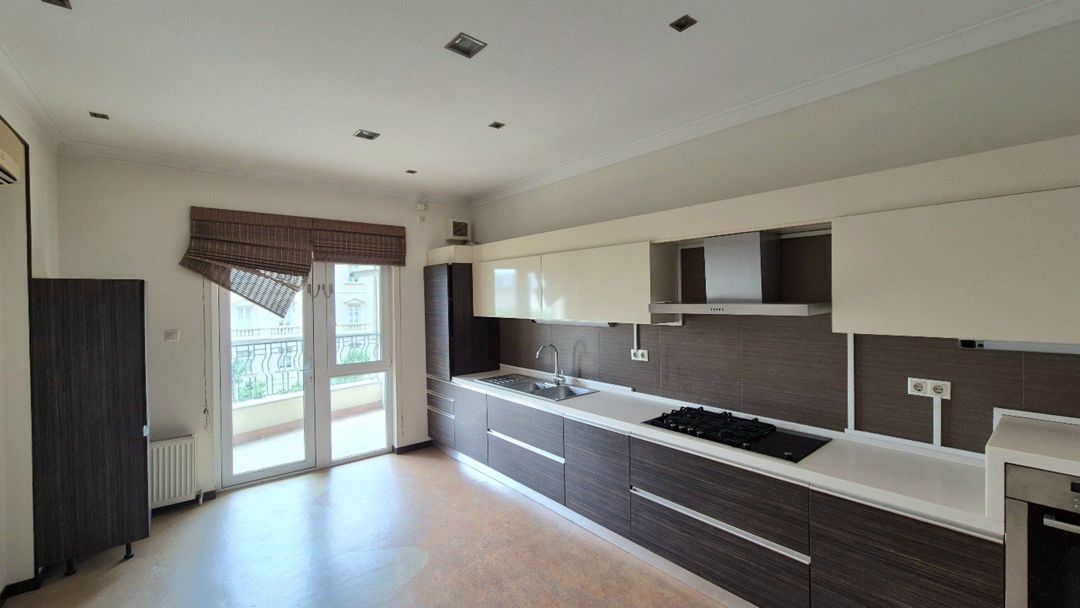 Satılır 5 otaqlı yeni tikili 200 m² — Mənzil, Bakı (4)