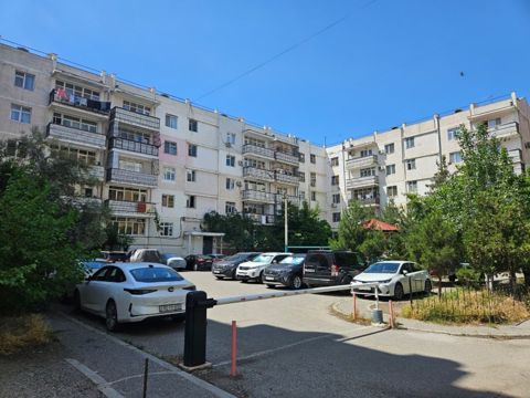 Satılır 2 otaqlı köhnə tikili 91 m² — Bakı