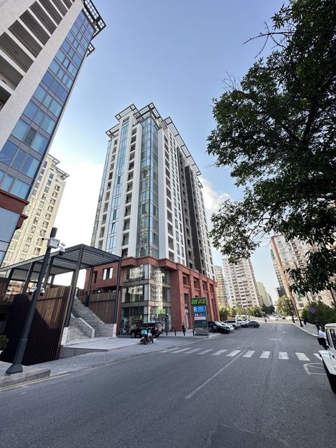 Satılır 3 otaqlı yeni tikili 101 m² — Bakı