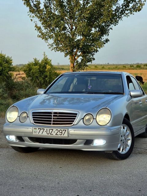 Mercedes E 240, 2.4 L, 2000 il, 369 000 km — Salyan