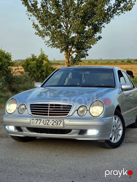 Mercedes E 240, 2.4 L, 2000 il, 369 000 km