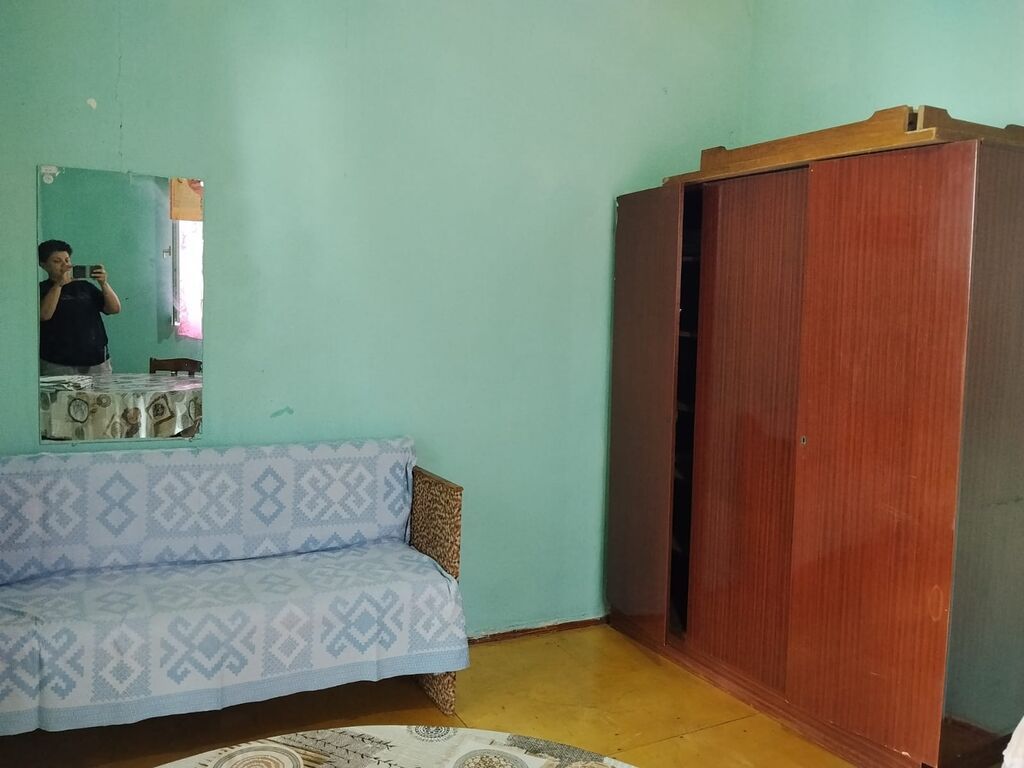 Bir otaqlı sadə mebel dəsti - Geniş 3 qapılı şkaf: sürgülü qapılar — Qonaq otağı üçün, Bakı (4)