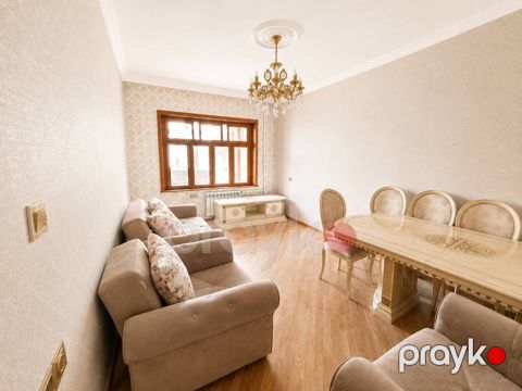 Satılır 3 otaqlı köhnə tikili 80 m²
