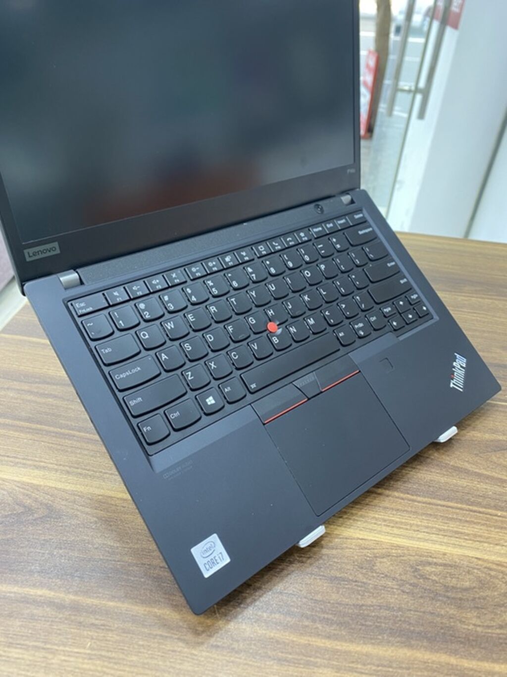Lenovo ThinkPad P14s — İş və Peşəkar İstifadə üçün Güclü Seçim — Lenovo, Bakı (4)