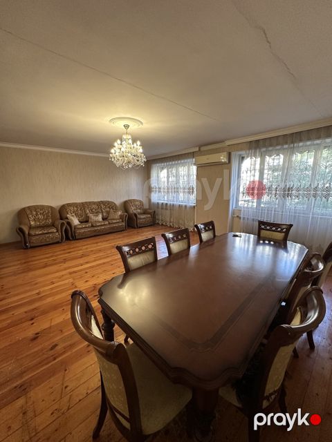 İcarəyə verilir 4 otaqlı köhnə tikili 100 m²