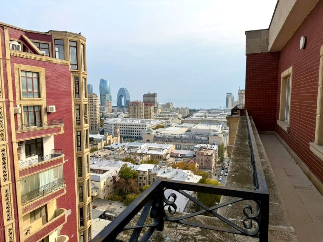 Satılır 5 otaqlı yeni tikili 395 m² — Mənzil, Bakı (2)