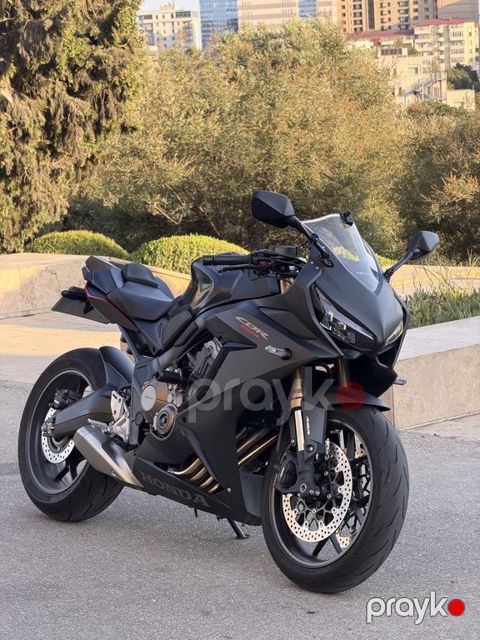 Honda CBR650R, 700 sm3, 2019 il, 11 000 km