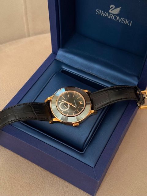 Yeni, Qol saatı, Swarovski, rəng - Qara — Wristwatches
