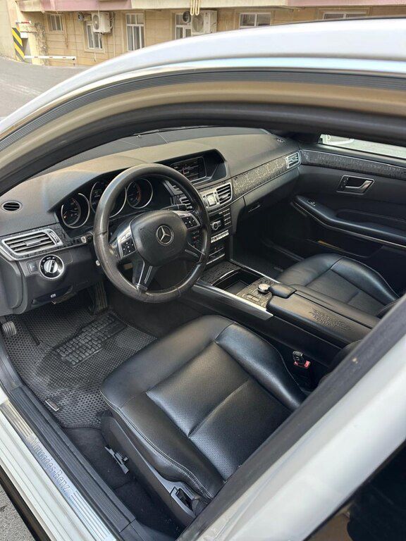 Mercedes E 220, 2.1 L, 2013 il, 293 000 km — Avtomobillər, Bakı (9)