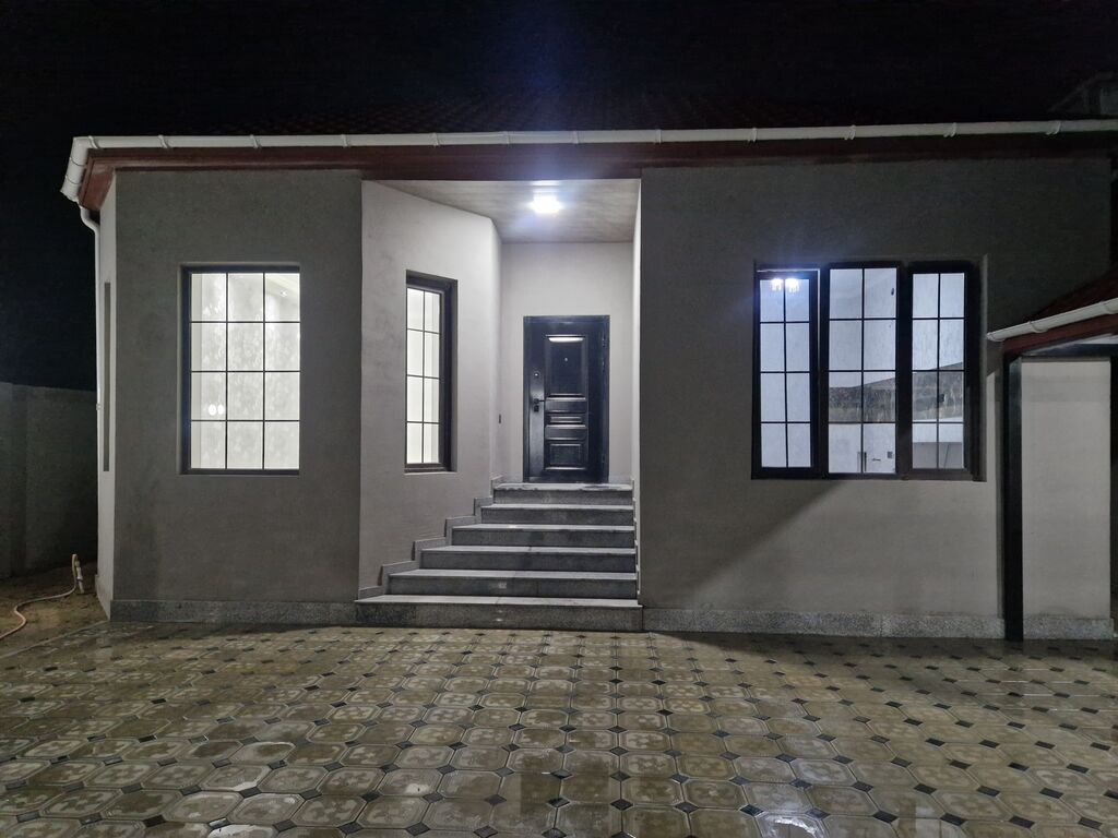 Həyət evi – müstəqil tikili - Tam hasarlanmış, darvazalı həyət — Ev, villa, Bakı