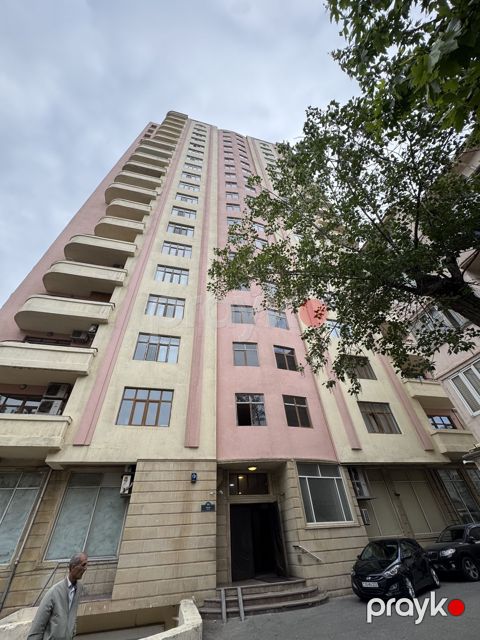 Satılır 4 otaqlı yeni tikili 230 m²