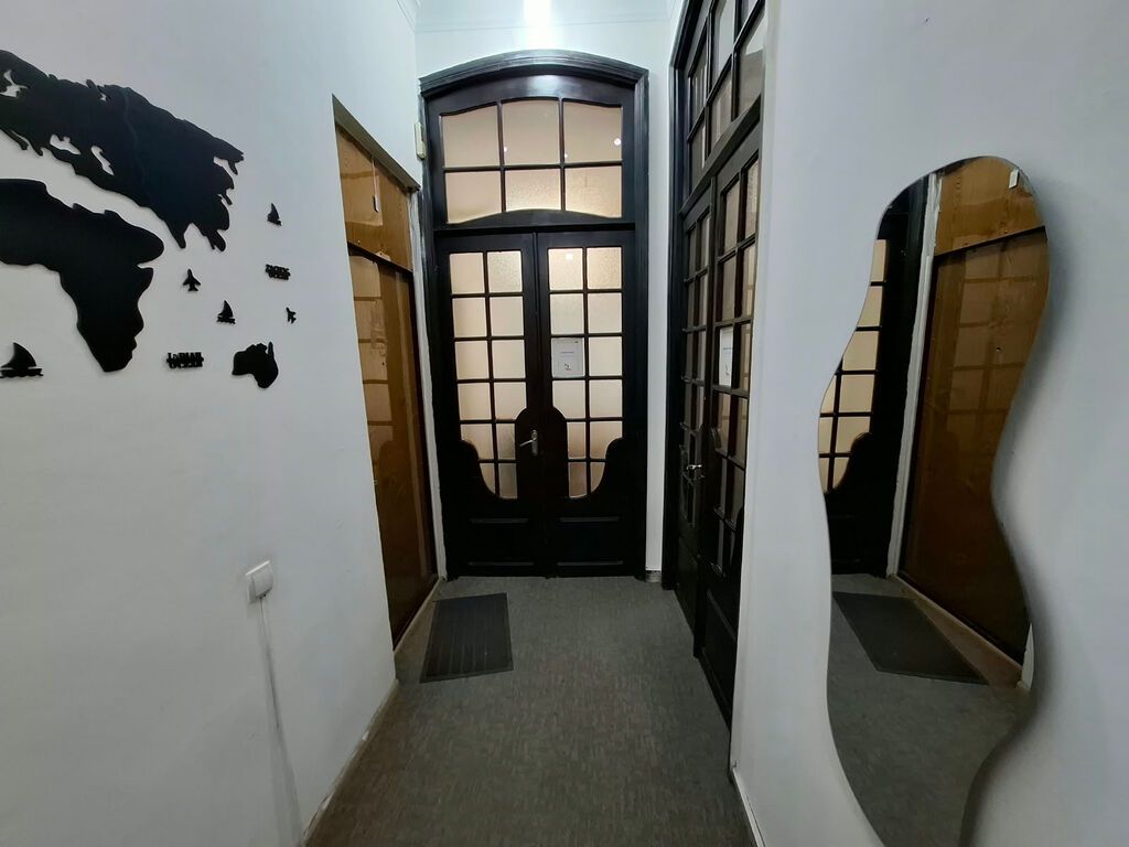 28 mall-un 200 metrliyində çıxarışlı (kupçalı) hazır icarədə olan — Əmlak, Bakı (8)