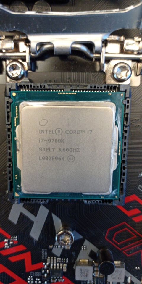 Prosessor Core i7-9700k — Bakı