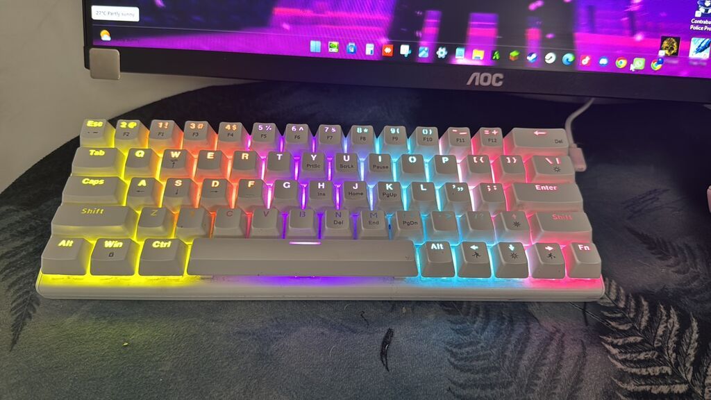 Blue swıtch 63% keyboard rgb tam ıdealdı ışlemılmeyın swıtchlerınde — Klaviaturalar və siçanlar, Mehdiabad (8)