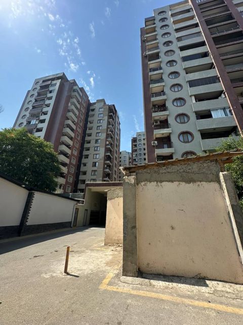 Obyekt, Əliyar Əliyev küç. 65 — Bakı